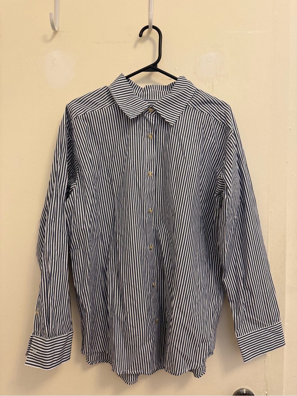 DONNI. Pop shirt button down.